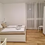 Studio Apartment Zara
